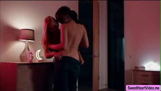 Сарывлӓ Милфа остатка Ванделл-нылышы тош киска уайлд ливвлӓ