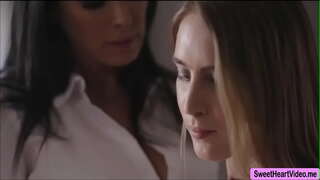 ���್ಯಾಡೆನ್ಸ್ ಲಕ್ಸ್ ಅಂತಿಮವಾಗಿ ಮಿಲ್ಫ್ ರೇಗನ್ ಫಾಕ್ಸ್ಕ್ಸ್ ಆರ್ದ್ರ ಪುಸಿ ಜೊತೆ ಲೈಂಗಿಕ ಸಂಬಂಧ ಹೊಂದಿದೆ