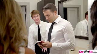 Szexi tini Ms Faris meg Whitney Wright élveztem hardcore threesom szex után szívás fasz