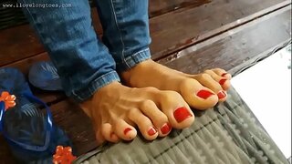 Seksi rumaja jeung lila toes mintonkeun suku nya di basisir