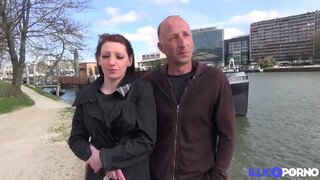 Aku njupuk iku ing ngarepe bojoku