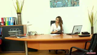 Волосатая pussy direktoru Дэни Daniels dolu спермой (Part 1)